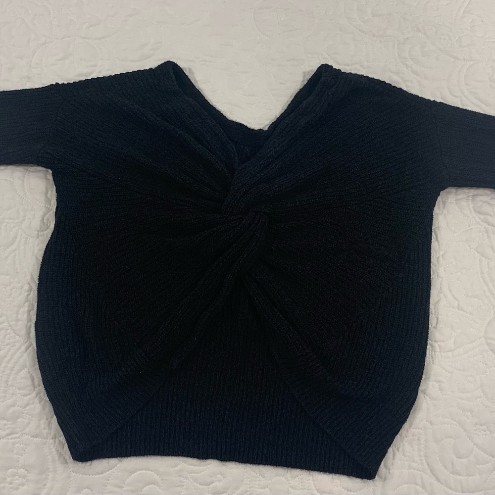 Woman’s Express Sweater Black Size medium Pre-Owned